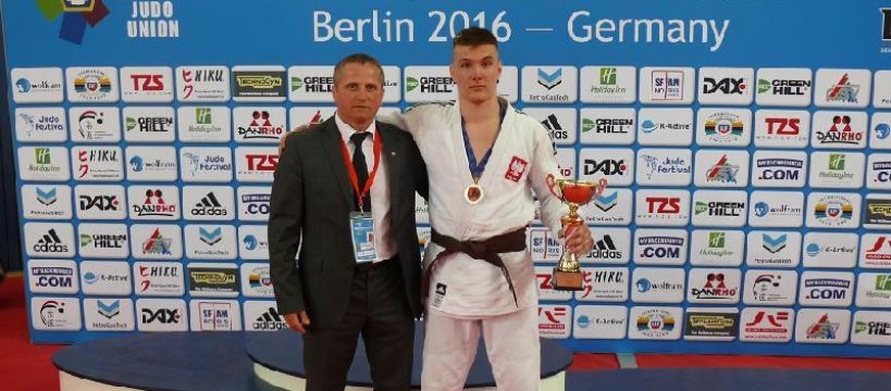 Srebrny medal z Pucharu Europy w Berlinie dla zawodnika trenera Janusza Piechny