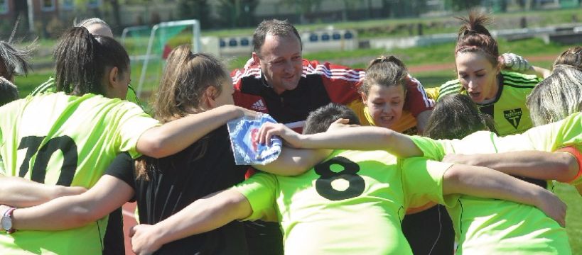 Piłka nożna: Mecze z liderami