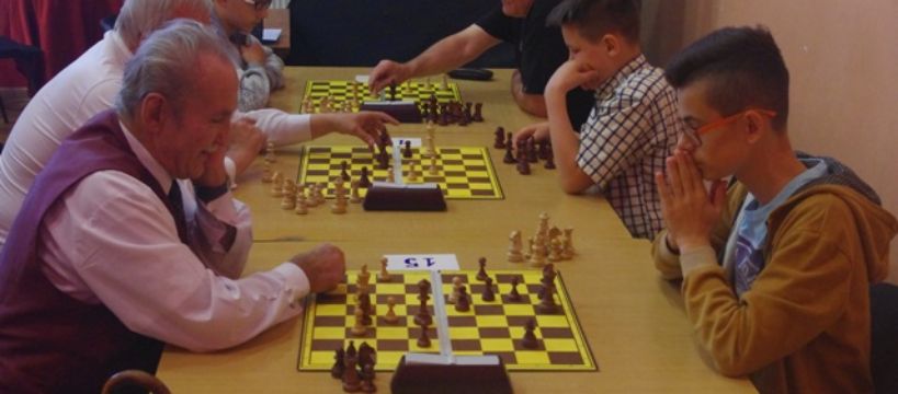 Uczniowie z Żukowa na turnieju szachowym