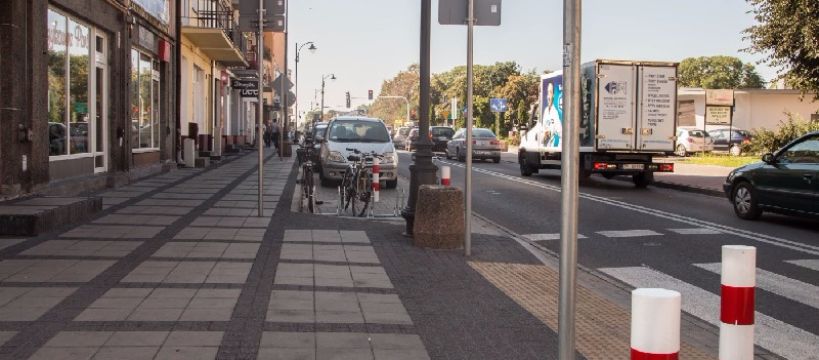 Trzeba wystawić pół auta, żeby coś zobaczyć - interwencja