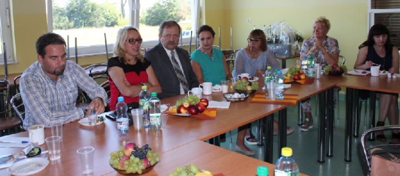 Uroczystość zmiany dyrektora w ZSS Erminowie
