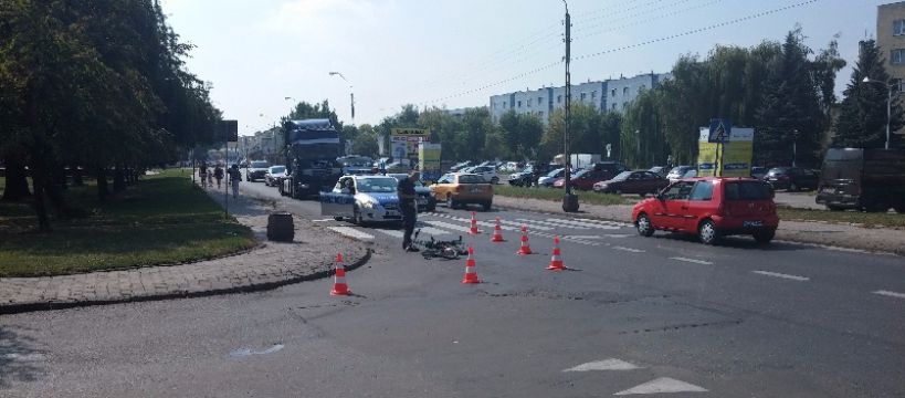 Potrącenie rowerzysty na pasach na 600-lecia, sprawca uciekł