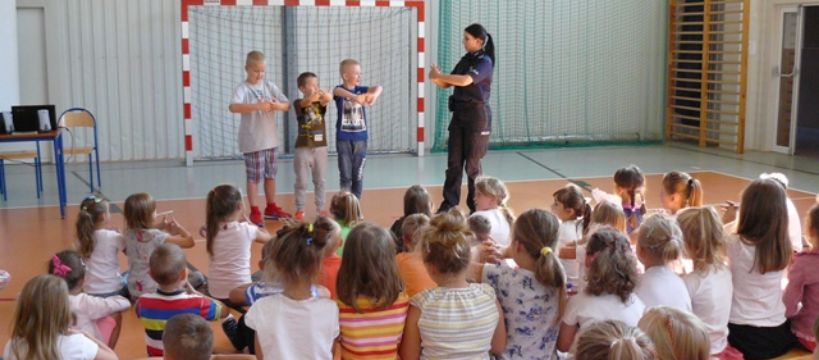 Spotkania z policjantami w Szkole w Gawłowie