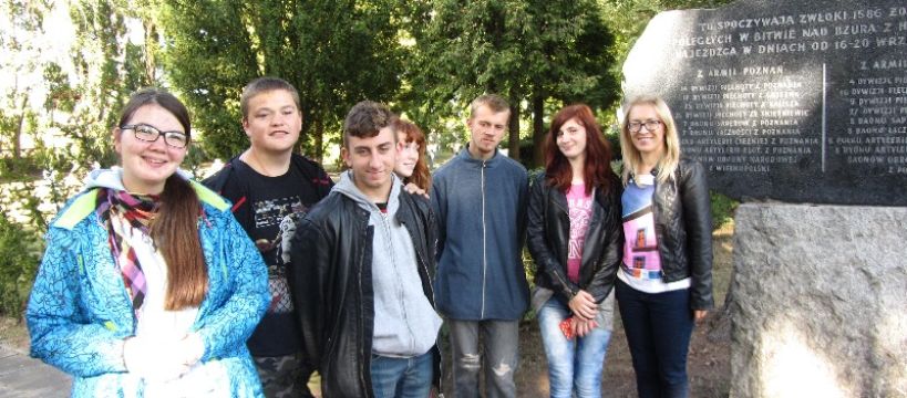 Harcerze z 9 DNS ,,Włóczykije” z Zespołu Szkół w Erminowie na wycieczce w Rybnie