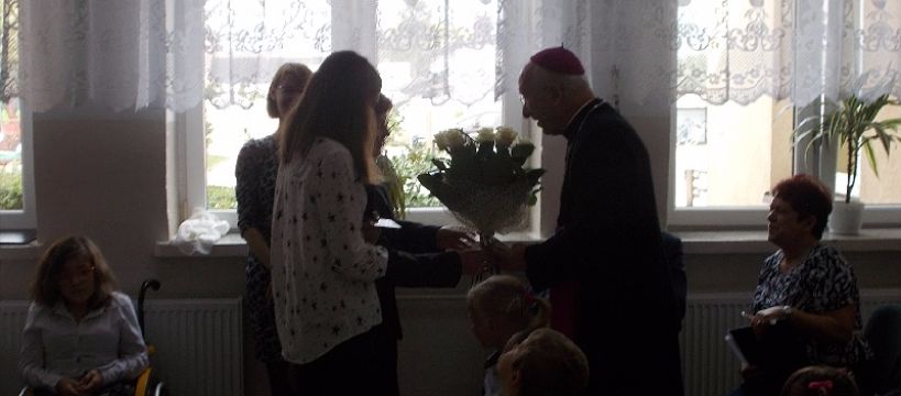 Ks. Biskup Andrzej Dziuba w odwiedzinach w naszej szkole