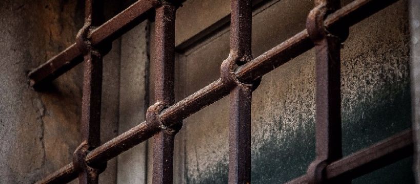 Rozbój na ulicy Żeromskiego, sprawcom grozi 12 lat więzienia