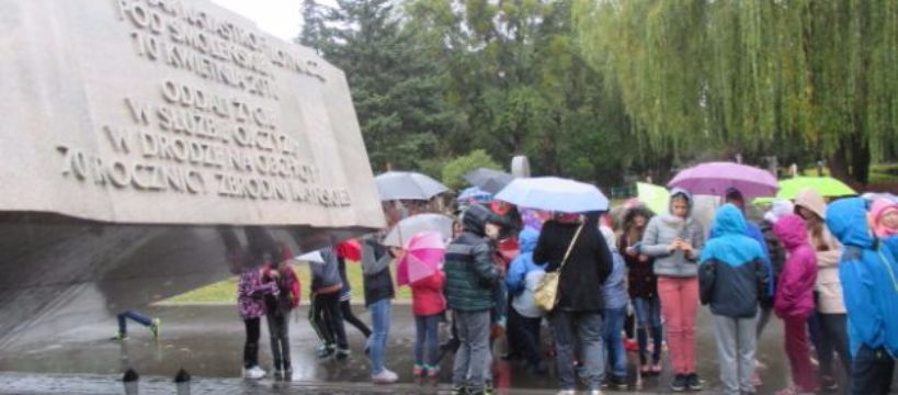 Wycieczka na cmentarz wojskowy na Powązkach