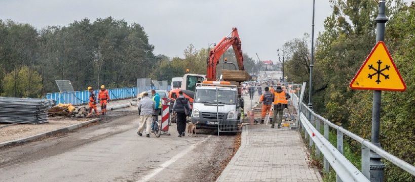 Bałagan na moście: Którędy mam iść? To jest czerwone, czy zielone?