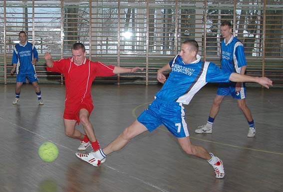 Porażka BR Dudek Kombit Dwie wygrane Zakładu Budowlanego Adam