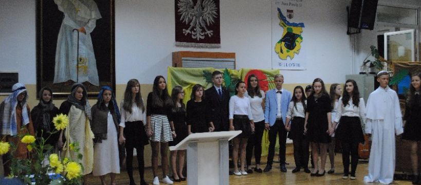 Dzień Papieski - wieczornica w Gimnazjum