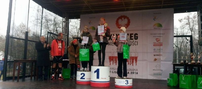 Julia zwycięża na Białołęce - Biegi Niepodległości