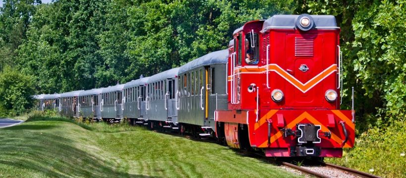 Pociąg Retro w każdą niedzielę wakacji!