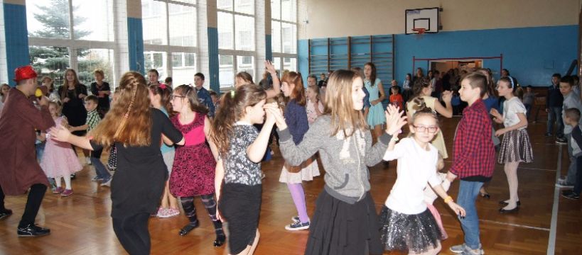 Zabawa Andrzejkowa w Szkole Podstawowej w Kamionie 
