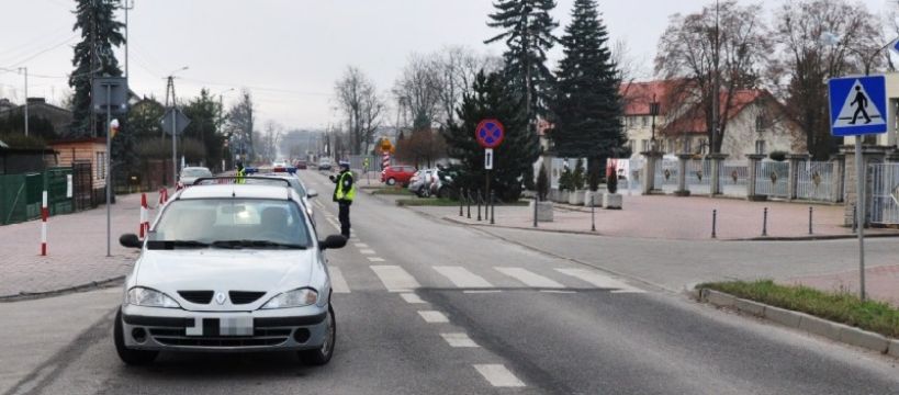 Wypadek w Paprotni, chłopiec chciał przebiec ulicę