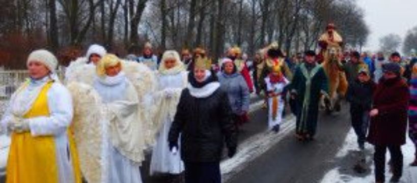 Orszak Trzech Króli  w Szymanowie: jasełka uliczne i żywe zwierzęta - zapraszamy