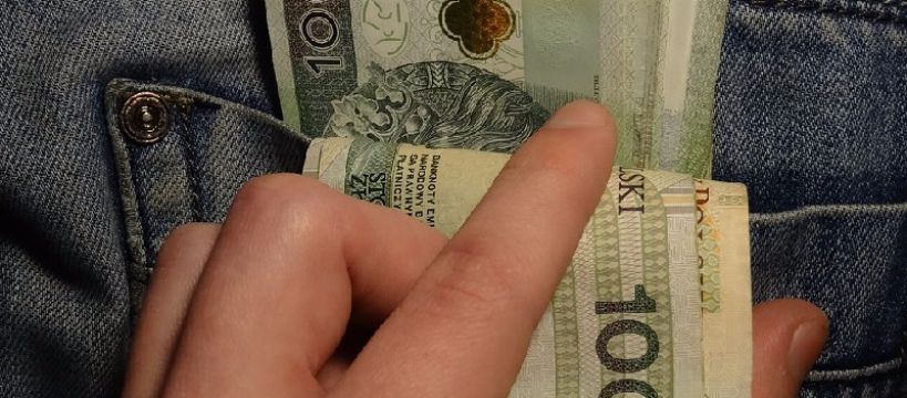 Okradła klientów sochaczewskiego banku na ponad 1 milion zł
