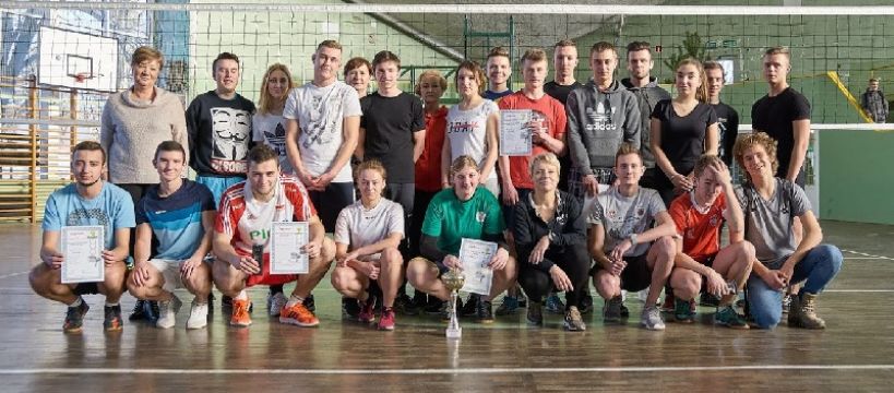 Szkolny Turniej Siatkówki Zespołów Mieszanych w Iwaszkiewiczu