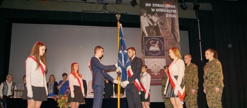 Iwaszkiewicz bada losy absolwentów 