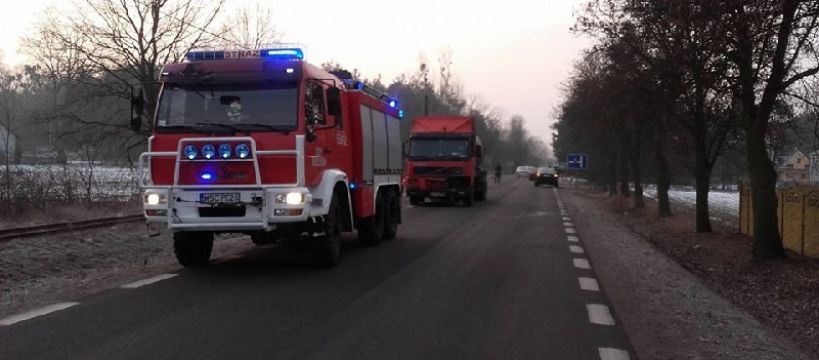 Czołowe zderzenie w Janowie, jedna osoba ranna