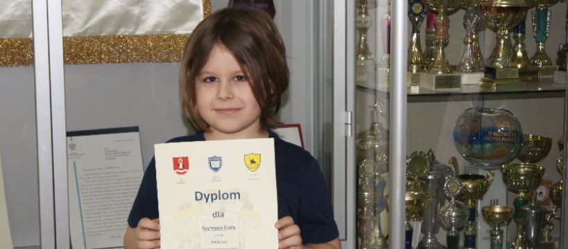 Sukces ucznia klasy II w konkursie na plakat ,,Dzień bezpiecznego Internetu – Razem zmieniamy 