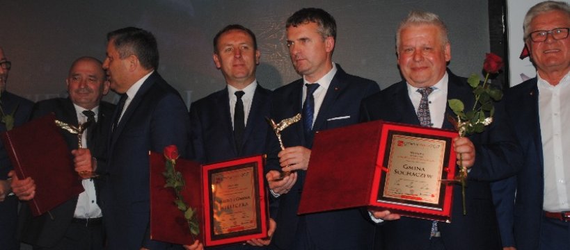 Złota statuetka Orła Polskiego Samorządu dla Gminy Sochaczew w plebiscycie Gmina Roku 2017