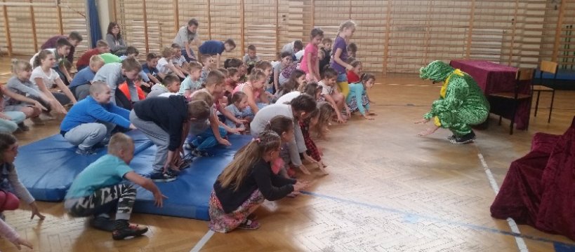 Profilaktyczny spektakl teatralny „Awantura o żabę” 