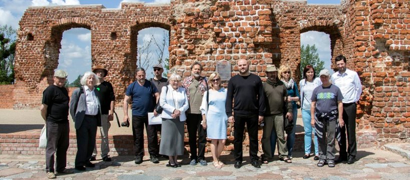 Artyści „zatrzymali czas…” na sochaczewskiej wąskotorówce