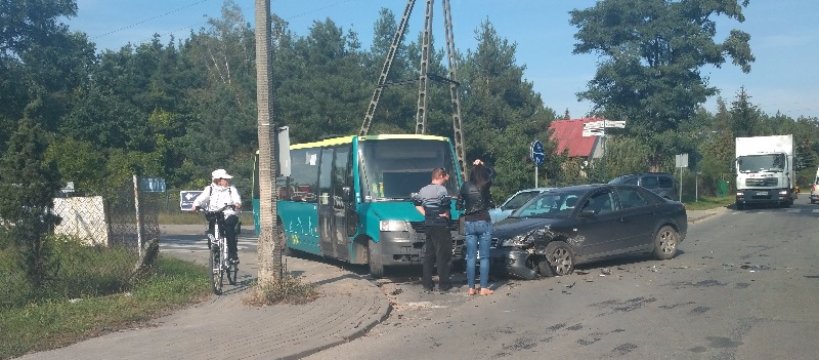 Z ostatniej chwili: zderzenie aut z autobusem na Gawłowskiej