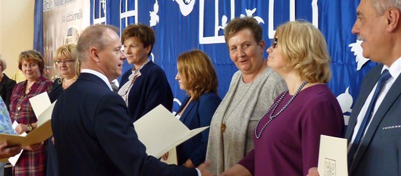 Wyróżniający się nauczyciele nagrodzeni