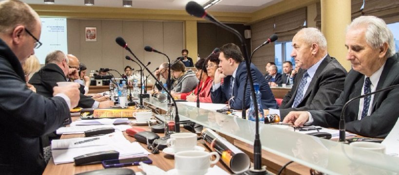 Jeden głos sprzeciwu w sprawie przyjęcia do Sochaczewa spornego pomnika z Francji