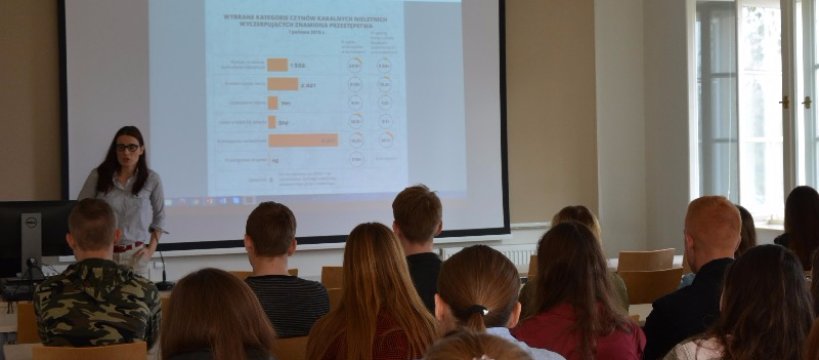 Uczniowie „Ogrodnika” na Wydziale Dziennikarstwa Informacji i Bibliologii UW