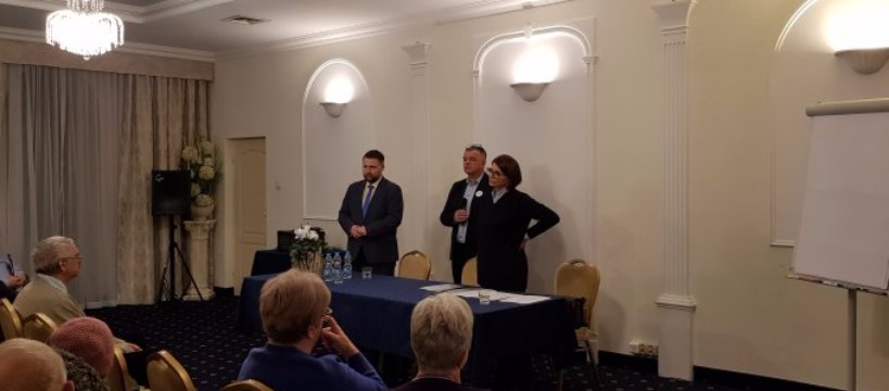 Mieszkańcy Sochaczewa spotkali się z posłanką Piterą i posłem Kierwińskim.