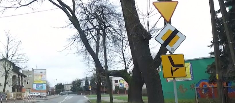 Jak jeździć po Sochaczewie? Skrzyżowanie Traugutta, 15. Sierpnia, Licealna