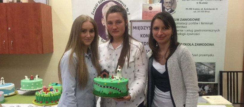 Uczennice "Ogrodnika" dekorowały torty