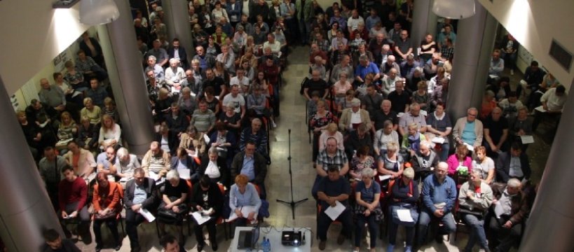 Tłumy na spotkaniu o wymianie kotłów - Video
