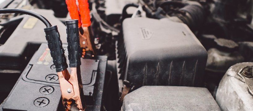 Ukradł auto i schował się pod łóżkiem