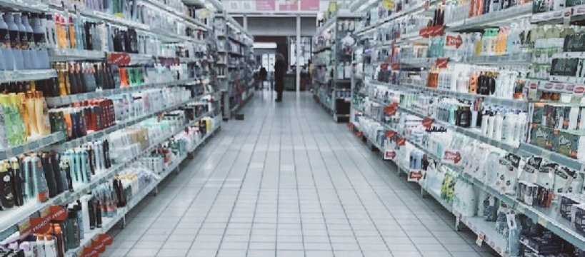 Nastolatki piły alkohol w sklepie i znieważyły policjantów