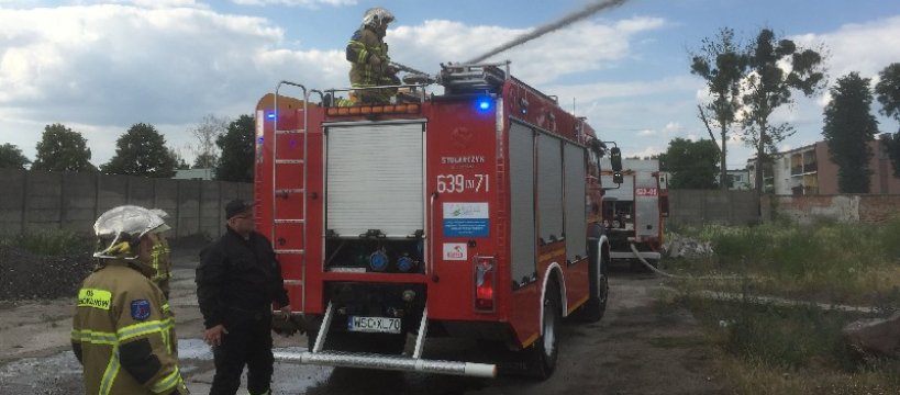 Pożar starych hal magazynowych w Teresinie