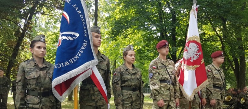 Iwaszkiewicz na Święcie 38 Dywizjonu Zabezpieczenia Obrony Powietrznej