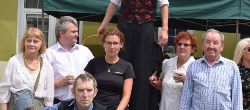 RADOSNY DZIEŃ