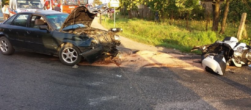 Motocyklista zderzył się z samochodem osobowym