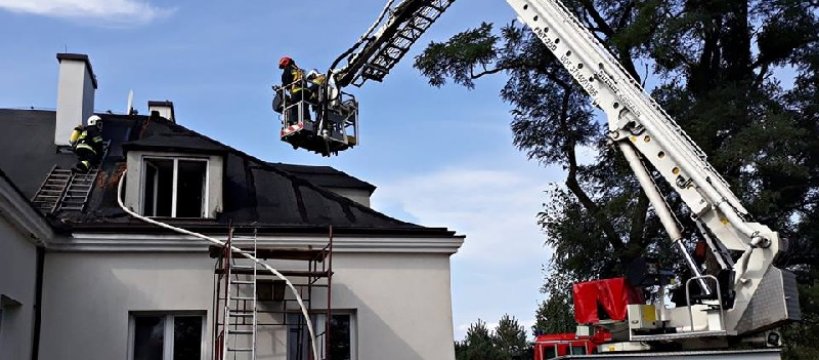 Pożar domu gościnnego w Łaziskach na terenie gminy Iłów