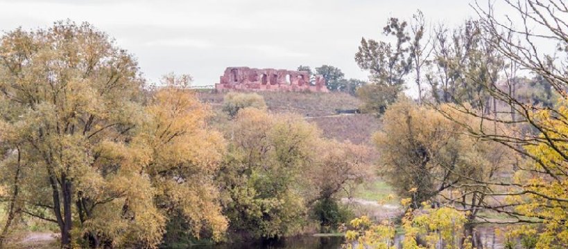 Nastolatek zniszczył oświetlenie ruin zamku 