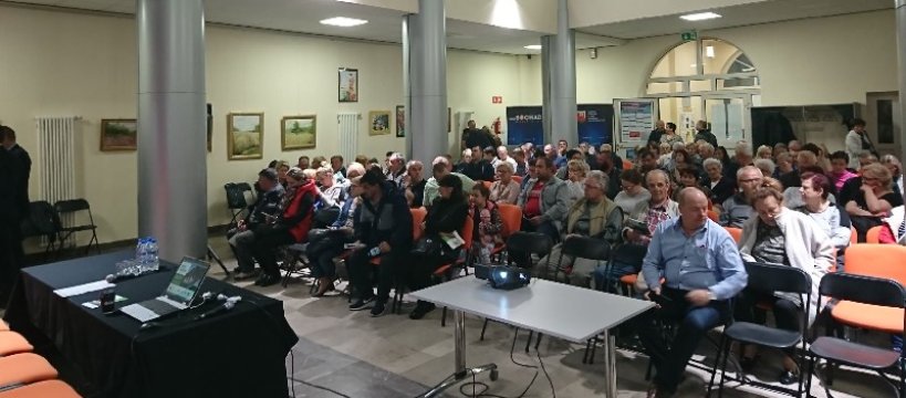 Mieszkańcy na spotkaniu w ramach programu "Czyste Powietrze"