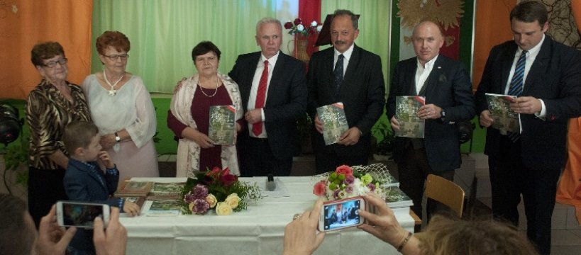 Iłowskie drogi do niepodległości. Książka Wandy Dragan