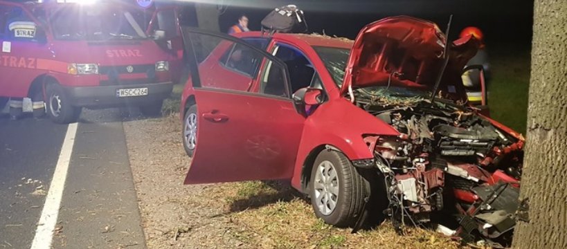 Wypadek w Żdżarowie - dwie osoby poszkodowane 