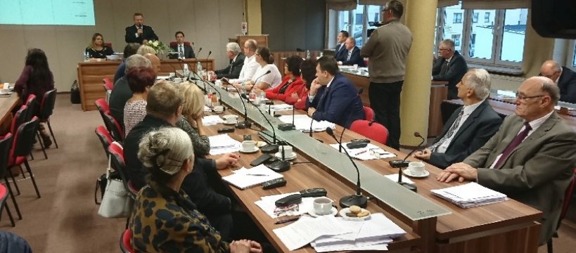 Pożegnalna sesja rady miasta - dziękowano za wspólną pracę