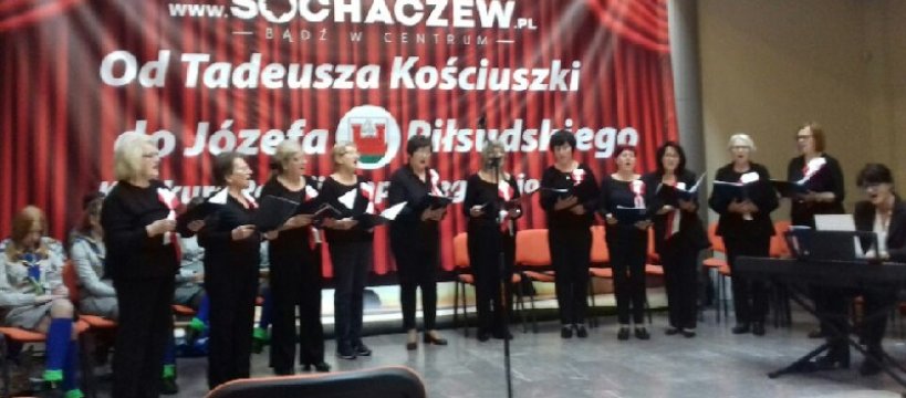 Seniorzy świetują 100-lecie  odzyskania niepodległości