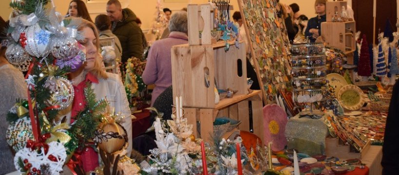 VII Kiermasz Bożonarodzeniowy oraz wspólne kolędowanie na placu Kościuszki