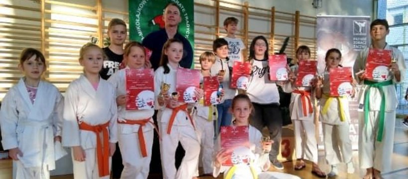19 medali na zakończenie roku dla Karateków z Sochaczewa!!!!